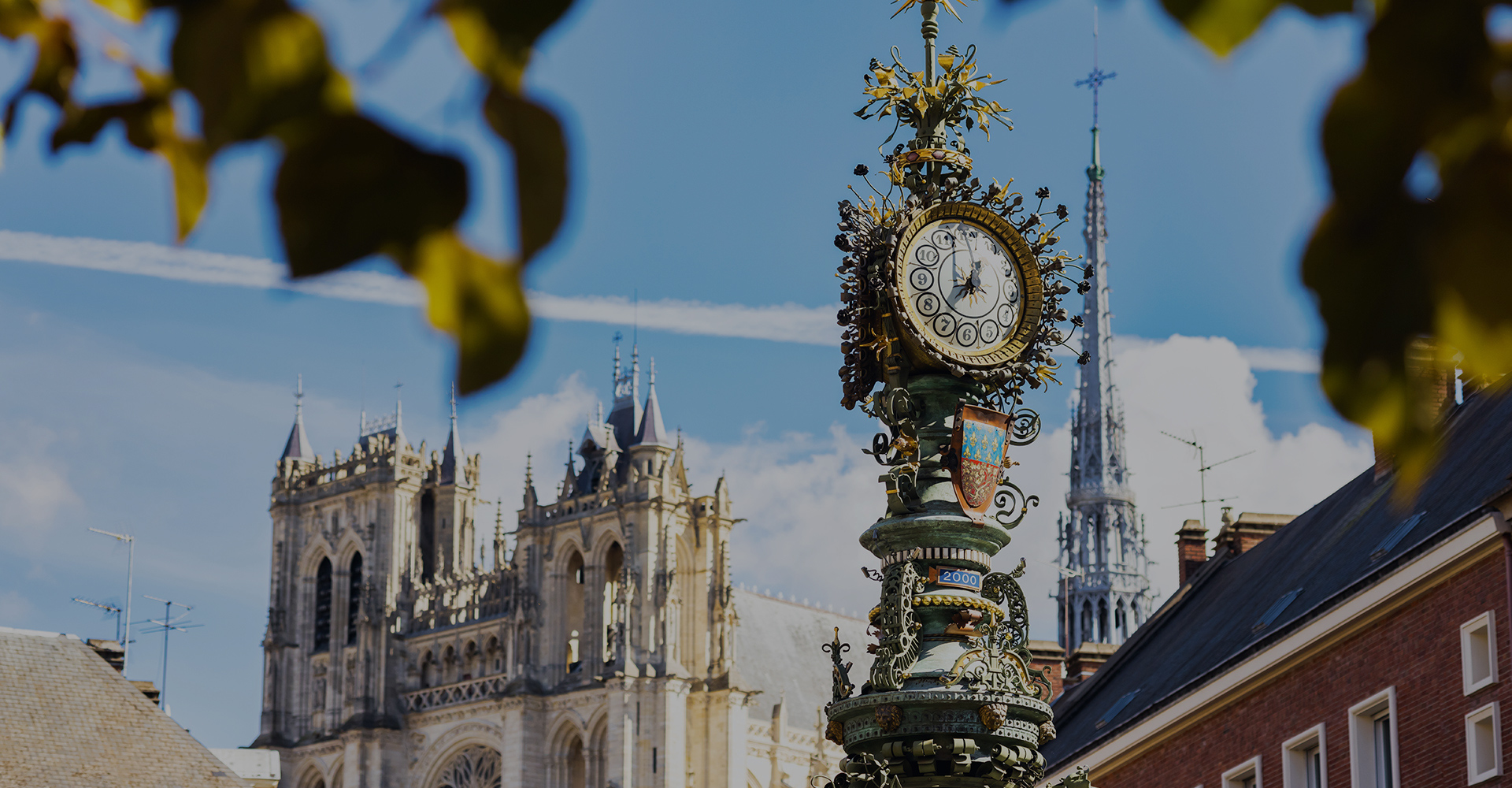 Photo slider de la cathédrale d'Amiens, ville dans laquelle se situe l'étude Margolle Barbet & Monchaux commissaires de justice anciennement huissiers