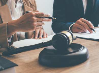 Contrat, témoin, constat… Découvrez les différences entre les principaux modes de preuve et comment sécuriser efficacement vos droits.